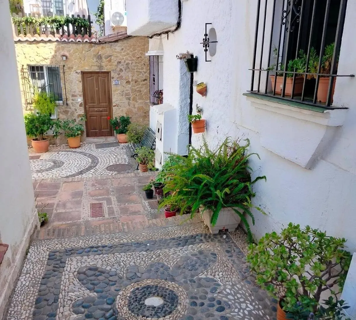Casa Del Lilmonero - Cute Andalucian House 10M Walk To The Beach Marbella Spain